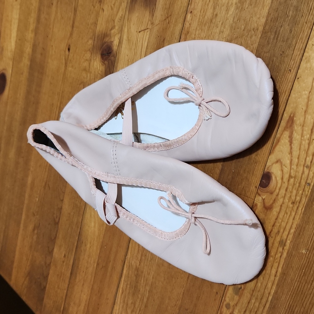 Ballet Pink Leather Dance Shoes Size 4 1/2 M EUC